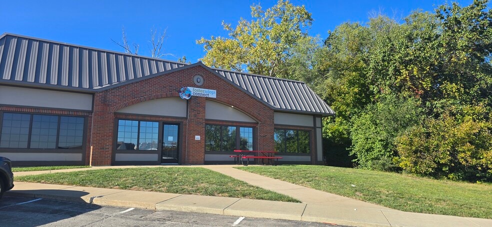 More Photos Of 3730 S Elizabeth St, Independence Medical For Lease