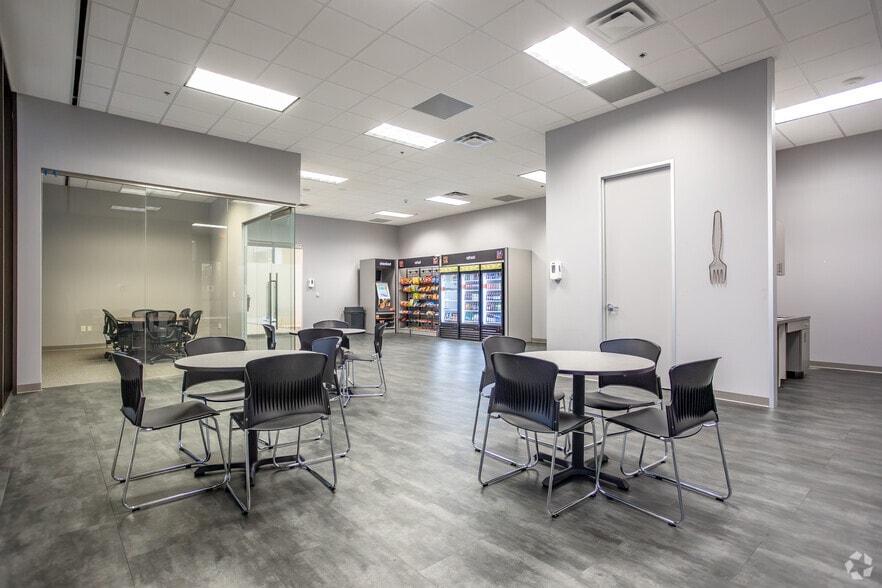 More Photos Of 4201 Spring Valley Rd, Dallas Office For Lease