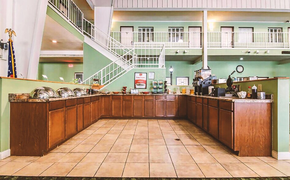 More Photos Of 612 W B St, McCook Hotel For Sale