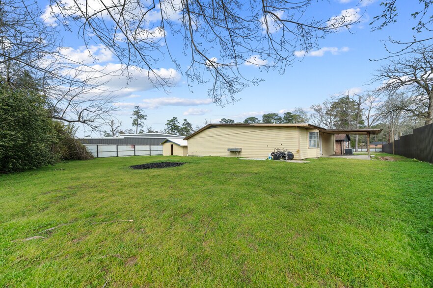 More Photos Of 29519 W Hawthorne Dr, Spring Flex For Sale