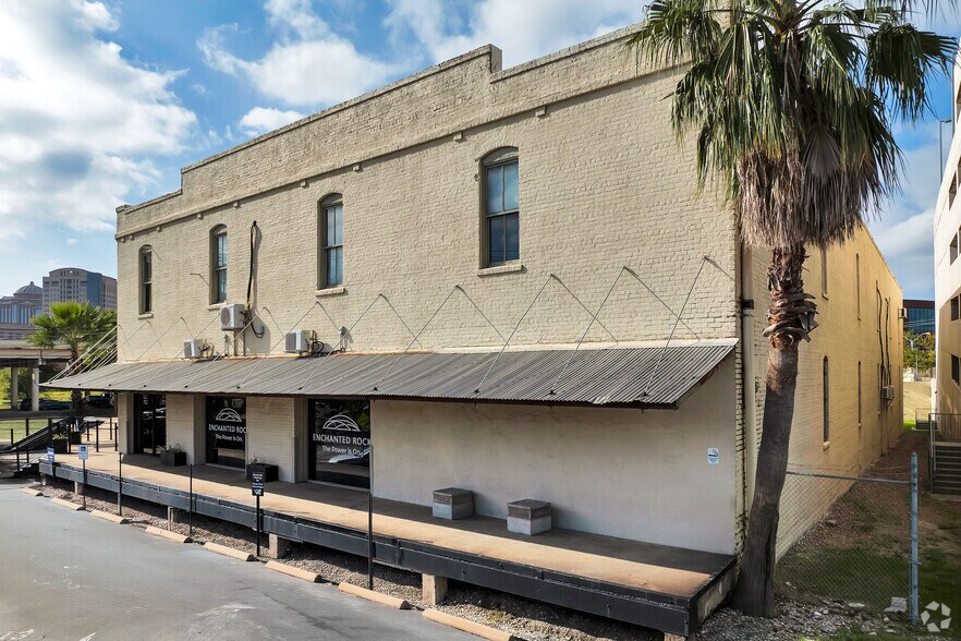 More Photos Of 1113 Vine St, Houston Loft Creative Space For Lease