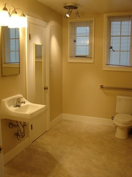 More Photos Of 2020-2022 Capitol Ave, Sacramento Coworking Space