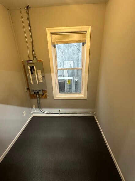 More Photos Of 202 Merrick Rd, Rockville Centre Storefront Retail Office For Lease