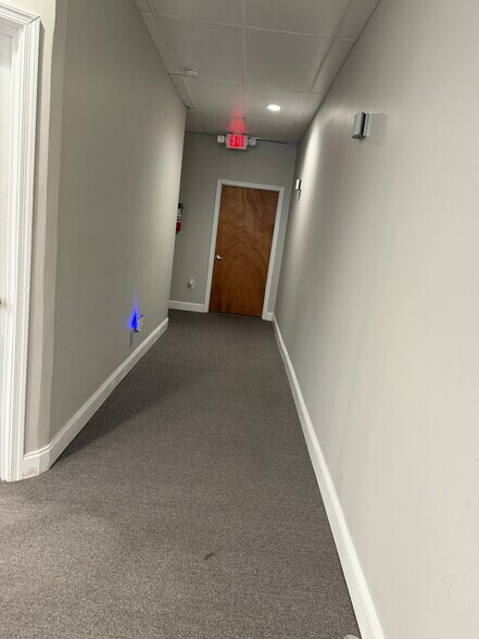More Photos Of 493 Domino Ln, Philadelphia Storefront For Lease