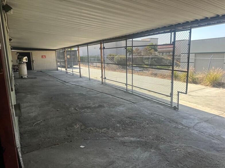 More Photos Of 10809 Prospect Ave, Santee Service For Lease