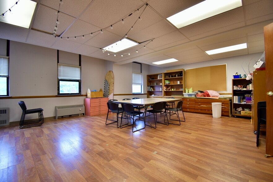 More Photos Of 145 Capital Ave NE, Battle Creek Religious Facility For Sale