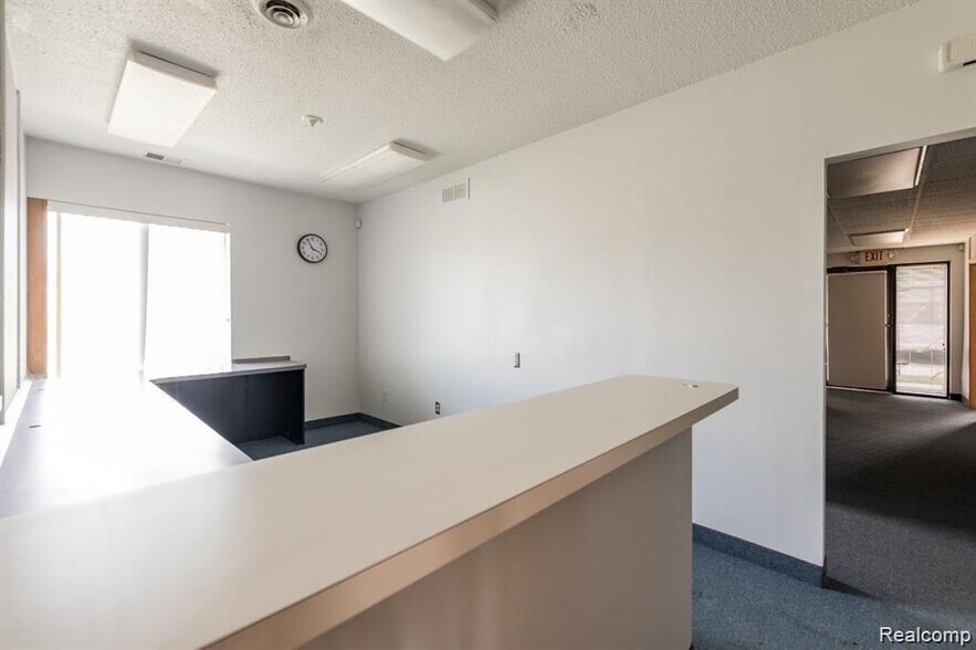 More Photos Of 15201-15401 Southfield Rd, Allen Park Medical For Lease