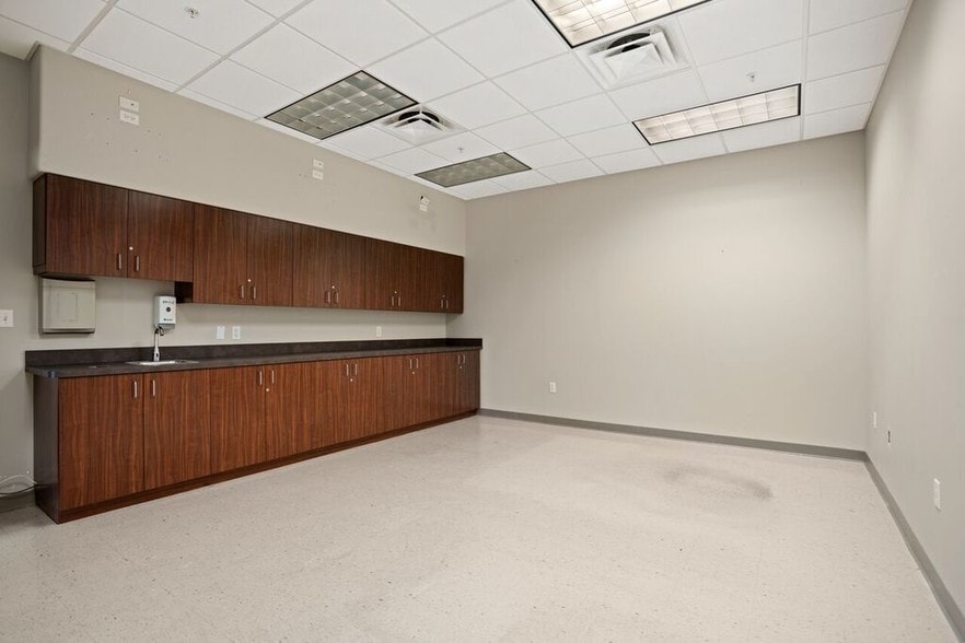 More Photos Of 222 Broadway, Kissimmee Office For Lease
