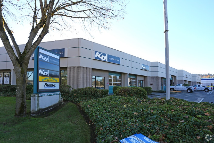Primary Photo Of 9131-9175 Willows Rd, Redmond General Retail For Lease