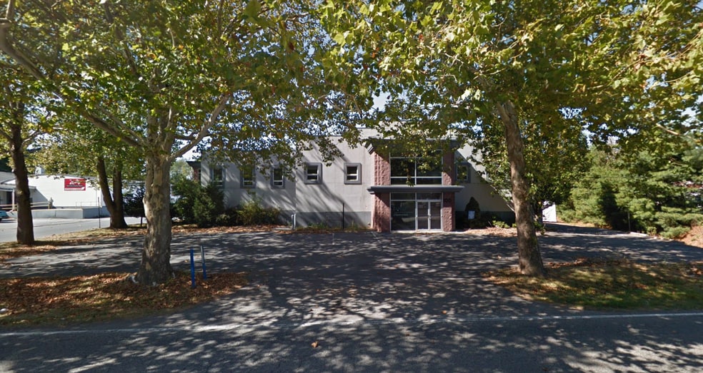 Primary Photo Of 100 Gibraltar Rd, Reading Distribution For Lease