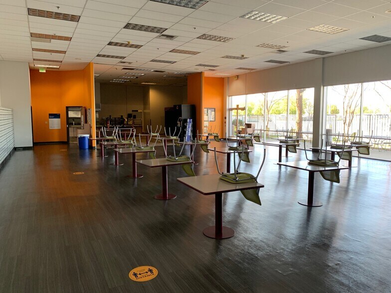 More Photos Of 401 34th St, Bakersfield Manufacturing For Lease