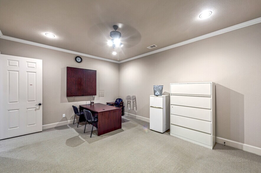 More Photos Of 1846 Snake River Rd, Katy Medical For Lease