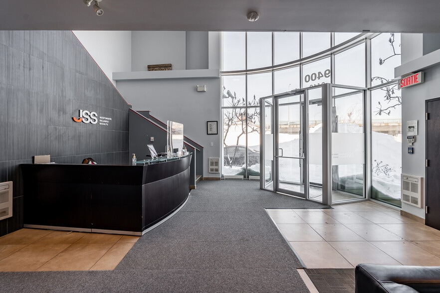 More Photos Of 9490-9490 Boul Henri-Bourassa W, Saint-Laurent Flex For Sale