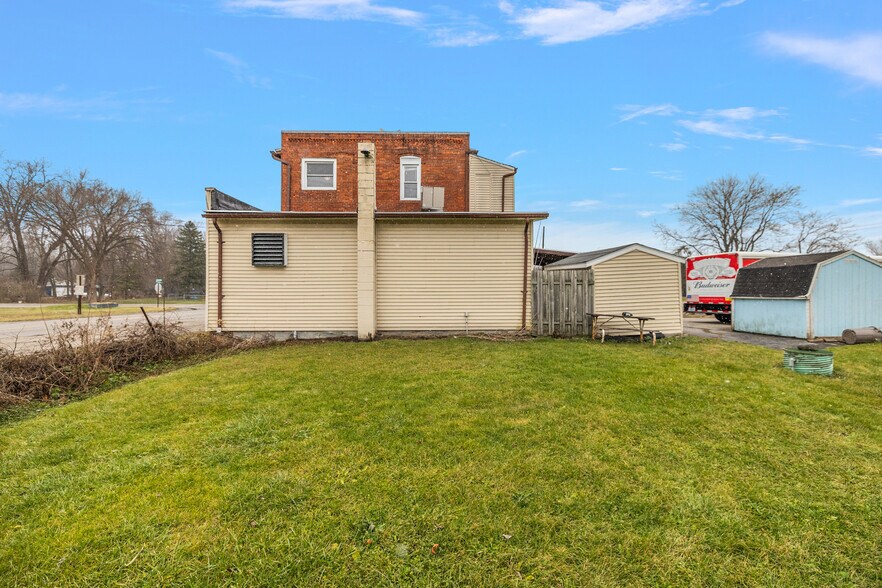 More Photos Of 3504 Palms Rd, Casco Drugstore For Sale