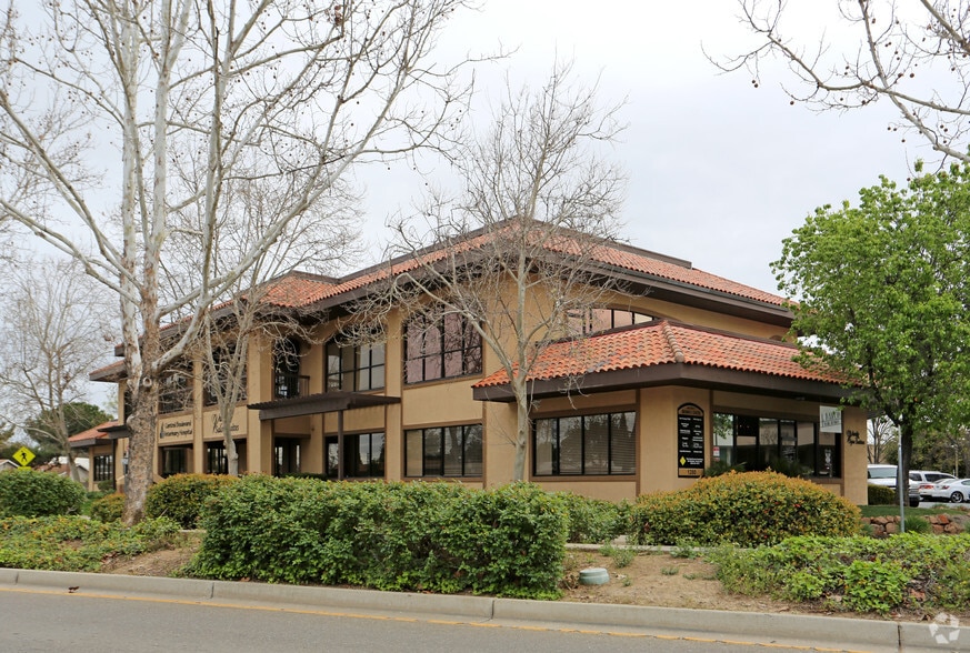 More Photos Of 1280 Central Blvd, Brentwood Medical For Lease