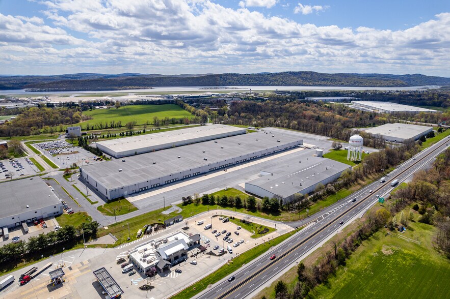 More Photos Of 200 Capital Ln, Middletown Warehouse For Lease