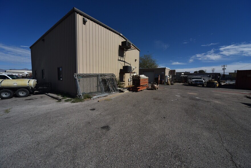 More Photos Of 3208 E District St, Tucson Warehouse For Sale