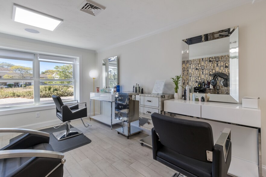 More Photos Of 712 Main St, Hyannis Storefront Retail Office For Sale