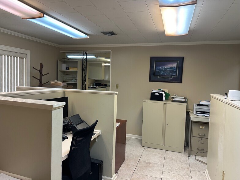 More Photos Of 1405 Moss St, Lafayette Office For Sale