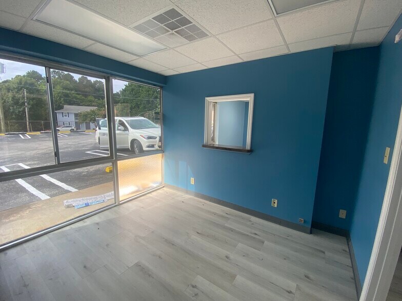 More Photos Of 1401 Applewood Dr, Dalton Medical For Lease