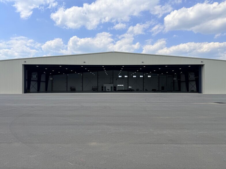 More Photos Of 460 Tasa Dr, Fombell Airplane Hangar For Lease