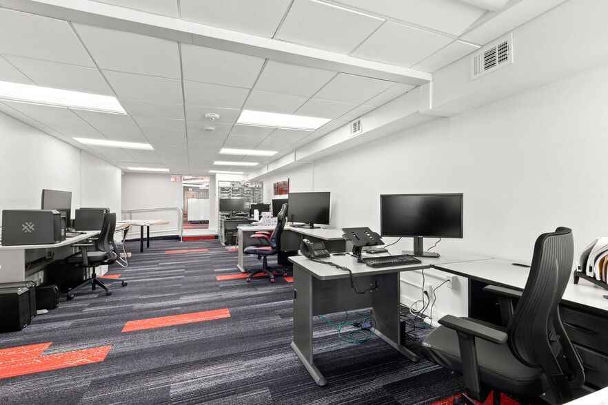 More Photos Of 2714 Dr Martin Luther King St, Saint Petersburg Office For Sale