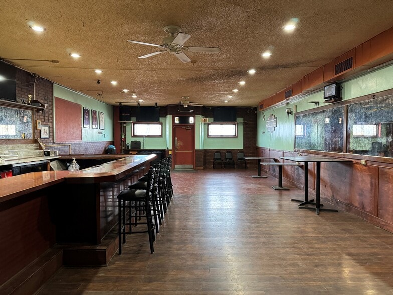 More Photos Of 358 Glenwood Ave, Akron Bar For Sale