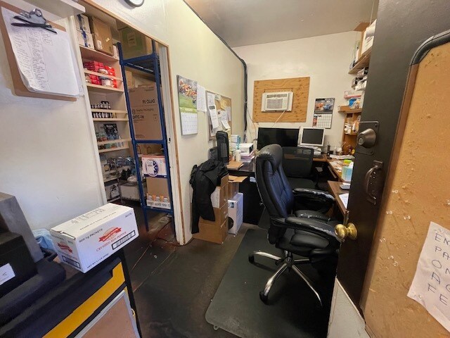 More Photos Of 2222 Wilshire Blvd, Santa Monica Restaurant For Lease