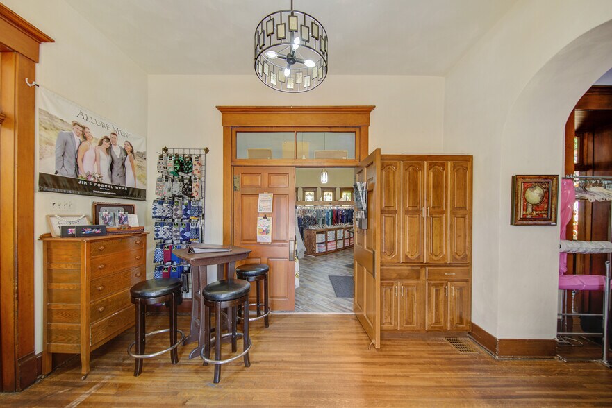 More Photos Of 2001 10th St, Emmetsburg General Retail For Sale