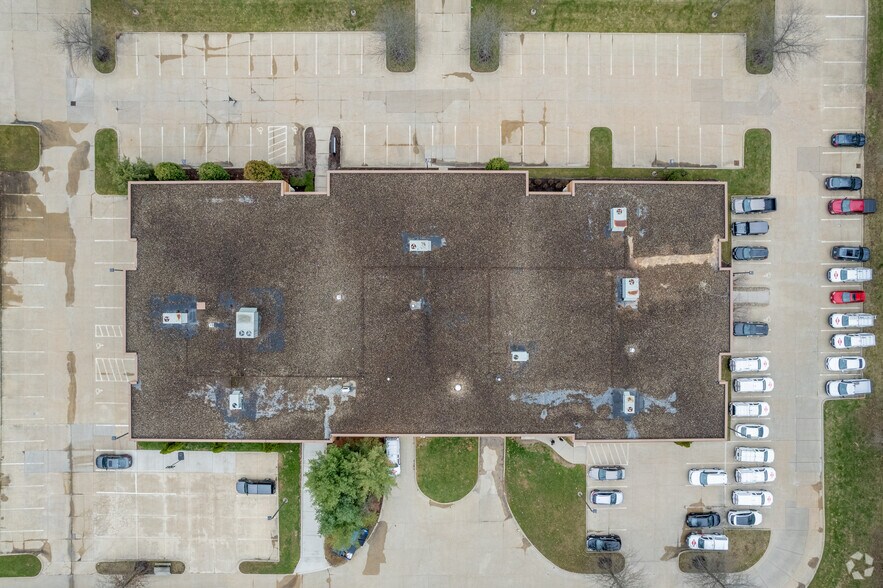 More Photos Of 3475 Forest Lake Dr, Green Light Distribution For Lease