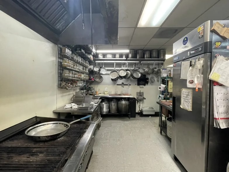 More Photos Of 214 Intendencia St, Pensacola Restaurant For Lease