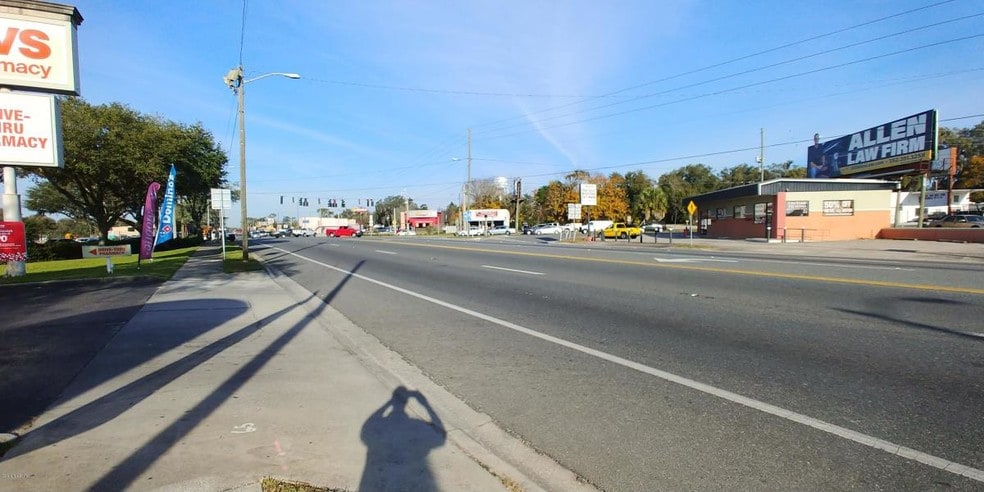 More Photos Of 5850 SE Abshier Blvd, Belleview Storefront Retail Office For Lease