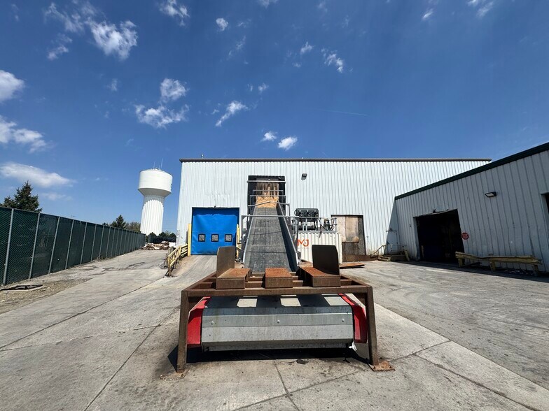 More Photos Of 202 Watertower Dr, Clyde Warehouse For Sale