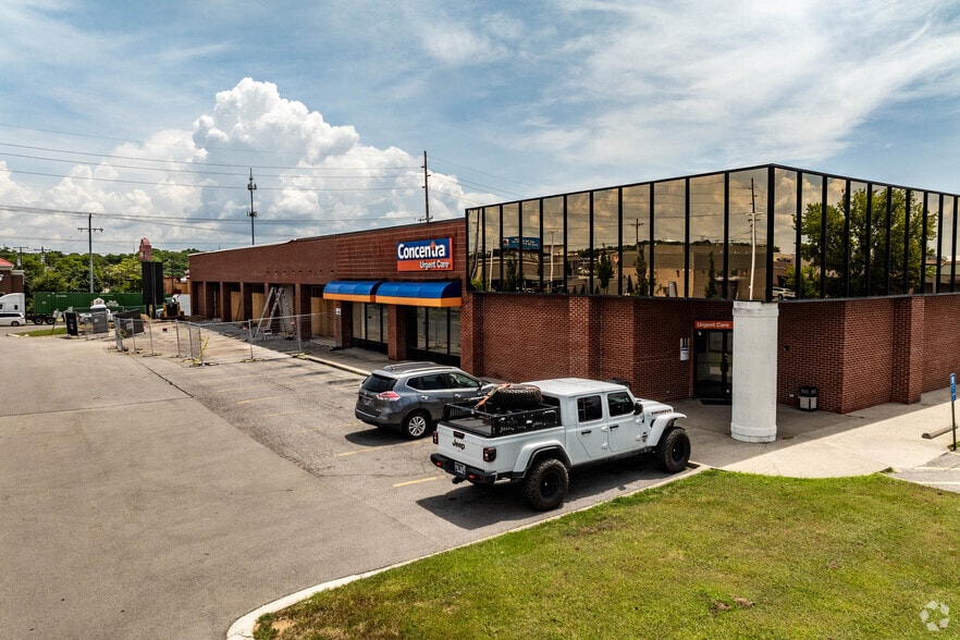 Primary Photo Of 1717 Gallatin Pike N, Madison Freestanding For Lease
