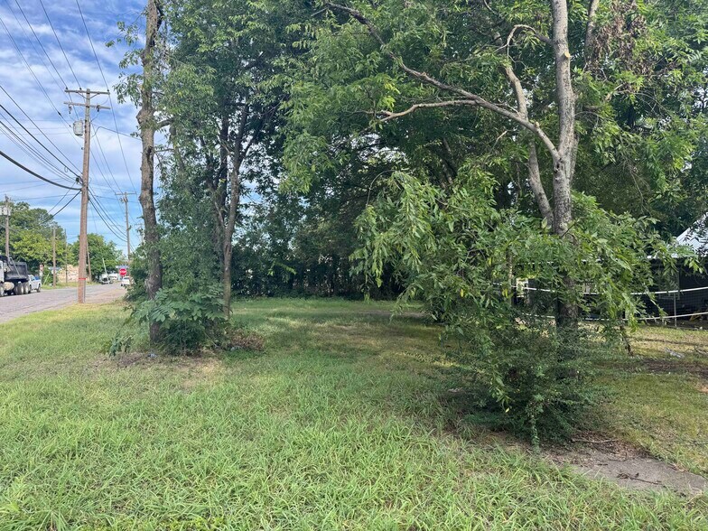 More Photos Of 300 N Washington St, Kaufman Office For Sale