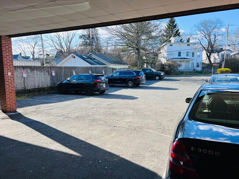 More Photos Of 406 E Putnam Ave, Cos Cob Office For Sale