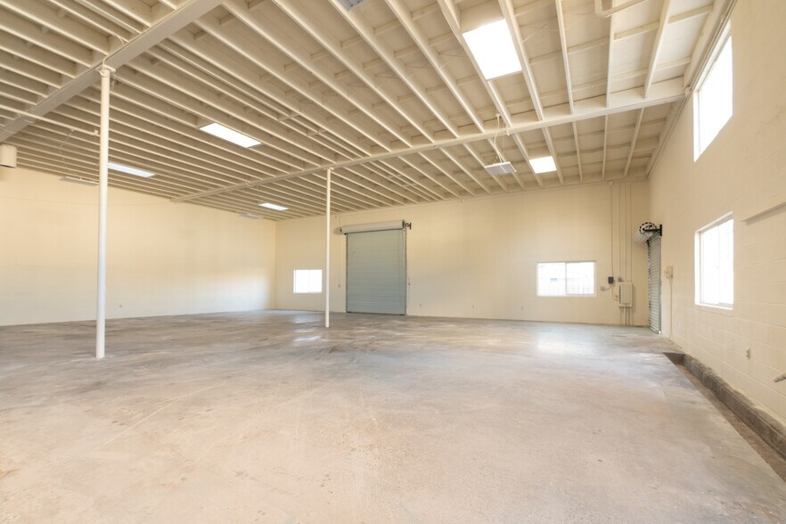 More Photos Of 4430 Vandever Ave, San Diego Warehouse For Lease