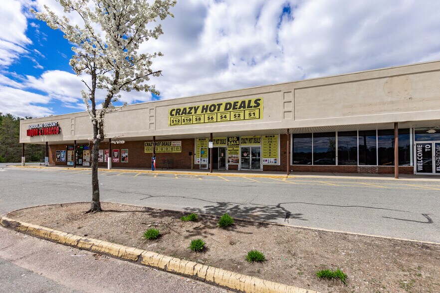 More Photos Of 846 N Main St, Brockton Unknown For Lease