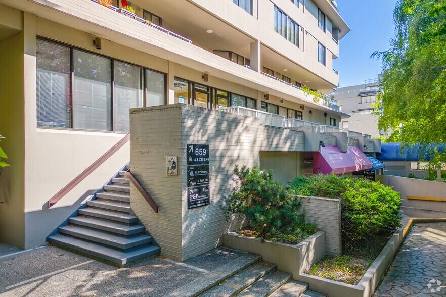 More Photos Of 666 Leg In Boot Sq, Vancouver Apartments For Lease