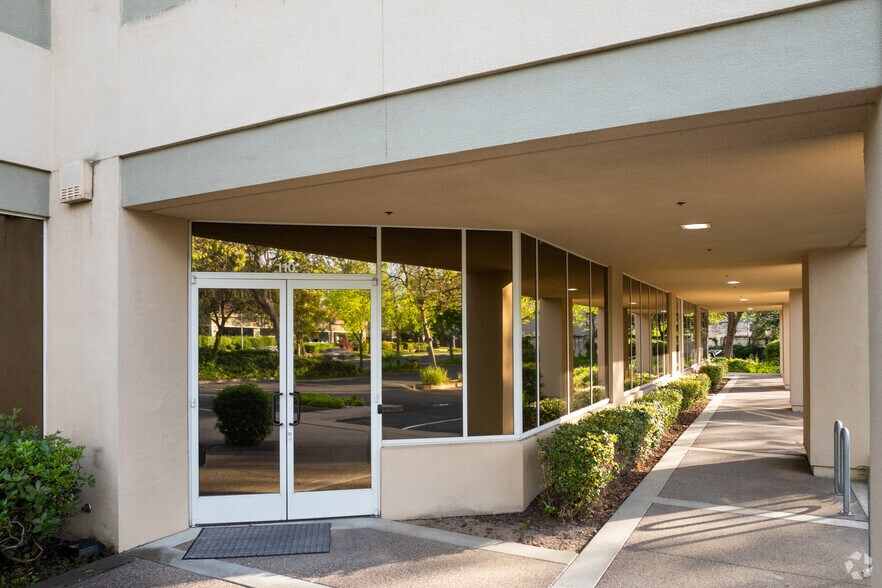 More Photos Of 1455 Oliver Rd, Fairfield Office For Lease