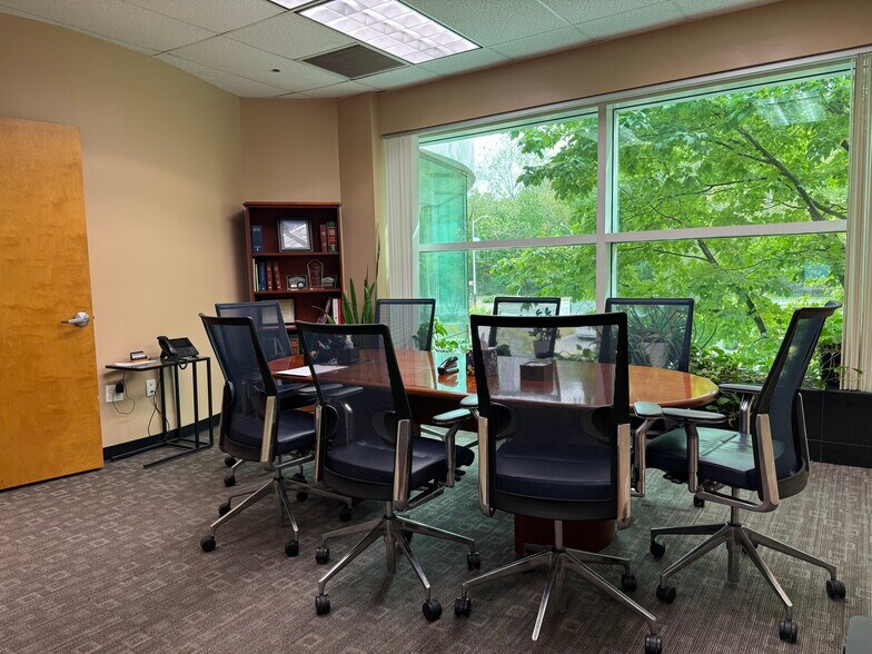 More Photos Of 900 South Ave, Staten Island Office For Lease