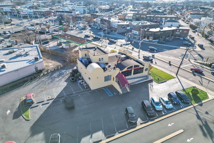 More Photos Of 1322 Paterson Plank Rd, Secaucus General Retail For Sale