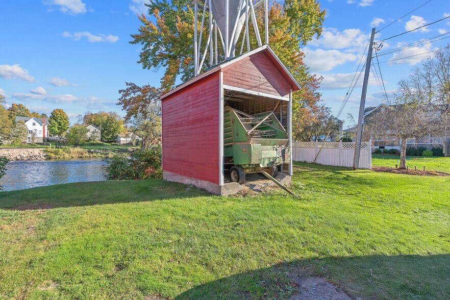 More Photos Of 9762 S Bridge St, Croghan Lumberyard For Sale