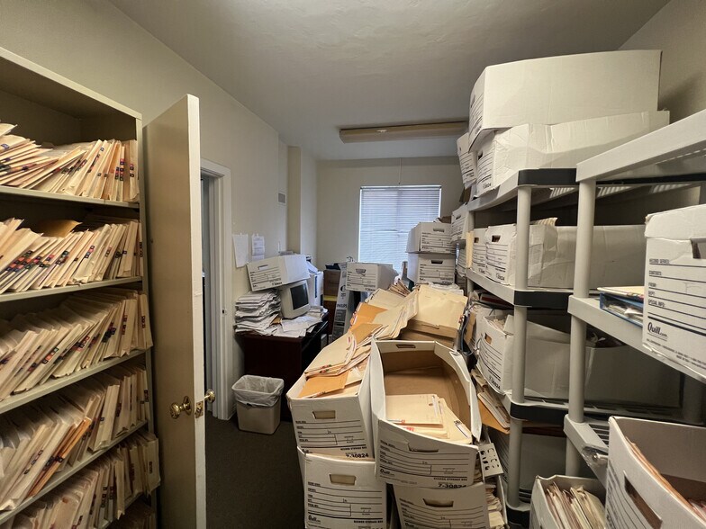 More Photos Of 160 Waverly Pl, San Francisco Storefront Retail Office For Lease