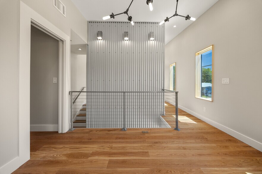 More Photos Of 1103-1107 S Cherry & 135 Louisiana, & 634 Delaware St, San Antonio Multifamily For Sale
