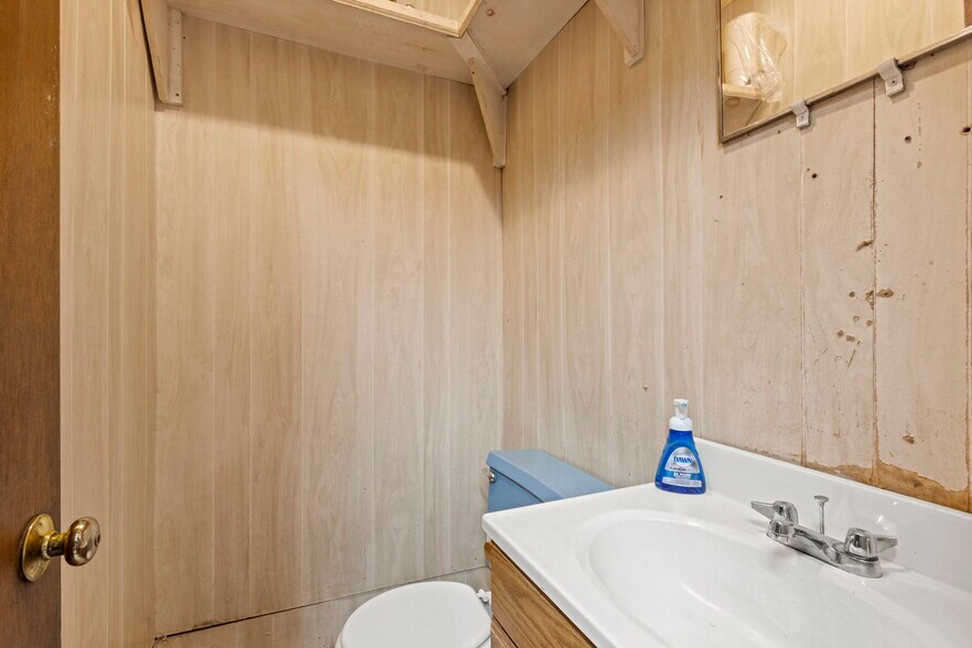 More Photos Of 916 Howard St, Spartanburg Freestanding For Sale