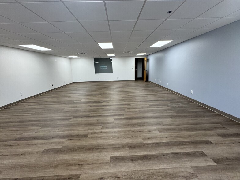 More Photos Of 500 Raybestos Dr, Upper Sandusky Manufacturing For Sale