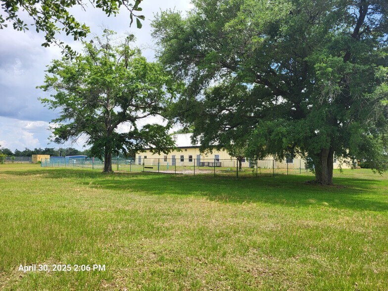 More Photos Of 3525 Russell Rd, Marianna Daycare Center For Sale