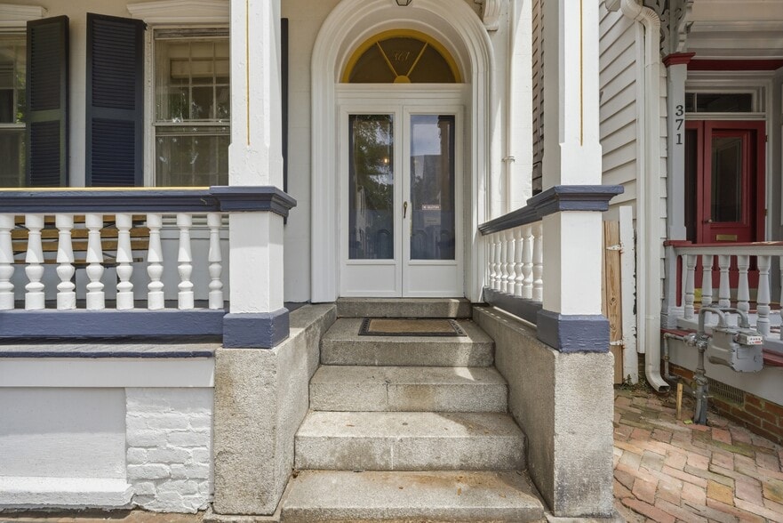 More Photos Of 367 Middle St, Portsmouth Apartments For Sale