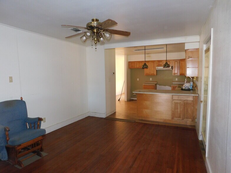 More Photos Of 7047 Kiln Delisle Rd, Pass Christian Daycare Center For Sale